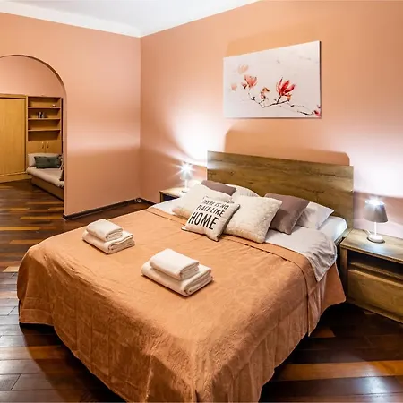 The Main Square! 2 Separated Bedrooms, Balcony