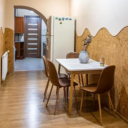 The Main Square! 2 Separated Bedrooms, Balcony Апартаменты