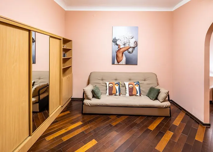 The Main Square! 2 Separated Bedrooms, Balcony Apartman *