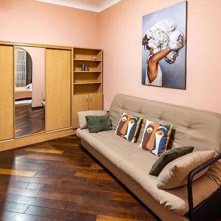 Lejlighed The Main Square! 2 Separated Bedrooms, Balcony *