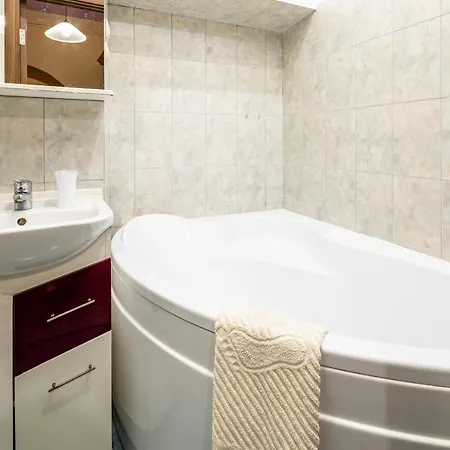 Lejlighed The Main Square! 2 Separated Bedrooms, Balcony *